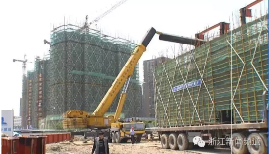 五一假期，杭州一工地的起重機(jī)吊機(jī)倒塌，造成1人重傷，3人輕傷